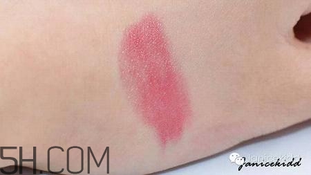 紀(jì)梵希新版禁忌之吻色號(hào)試色 紀(jì)梵希禁忌之吻16號(hào)好用嗎 紀(jì)梵希新版禁忌之吻色號(hào)試色 紀(jì)梵希禁忌之吻16號(hào)好用嗎