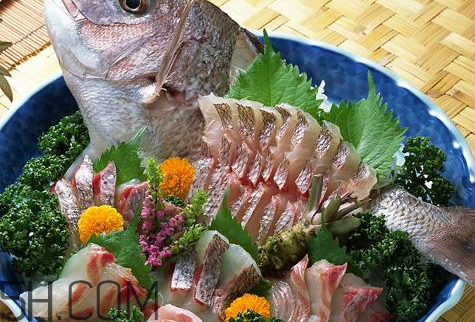 鯽魚膽破了魚還能吃嗎 鯽魚湯苦膽破了能喝嗎 鯽魚膽破了魚還能吃嗎 鯽魚湯苦膽破了能喝嗎