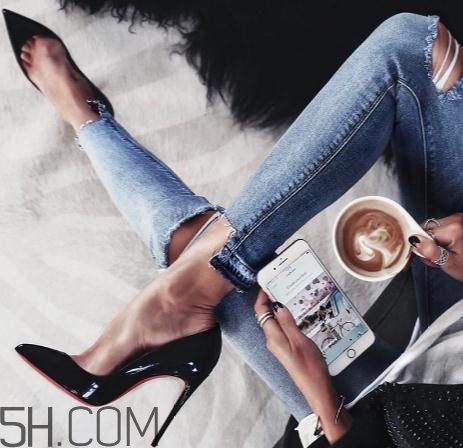 高跟鞋能帶上飛機(jī)嗎？高跟鞋能過安檢嗎？