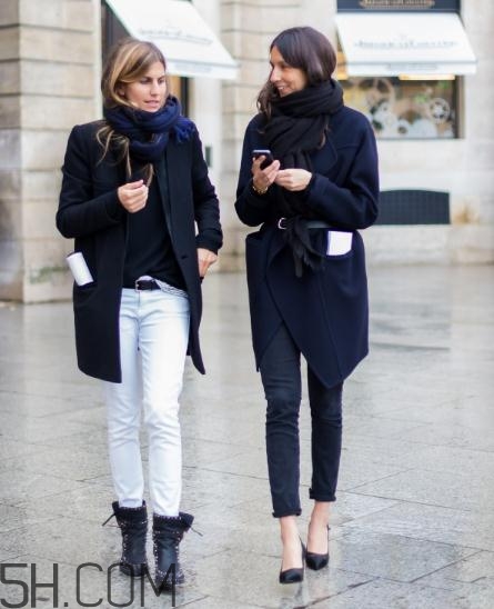 深藍色大衣配什么顏色圍巾？深藍色大衣搭配圍巾圖片