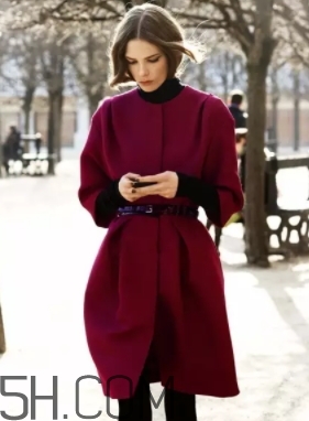 勃艮第紅怎么搭配？勃艮第色搭配什么顏色好看？