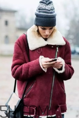 勃艮第紅怎么搭配？勃艮第色搭配什么顏色好看？