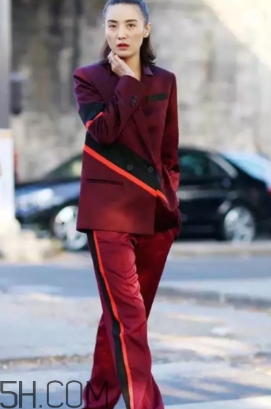 勃艮第紅怎么搭配？勃艮第色搭配什么顏色好看？