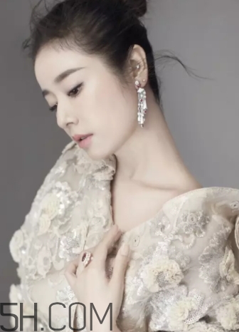 奶油杏色口紅適合什么人？奶油杏子色口紅適合黃皮嗎？