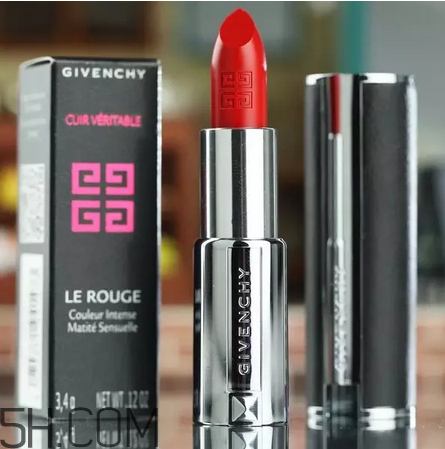 涂口紅前用bb打底可以嗎？最近比較火的口紅品牌有哪些？