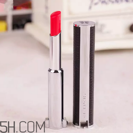 涂口紅前用bb打底可以嗎？最近比較火的口紅品牌有哪些？