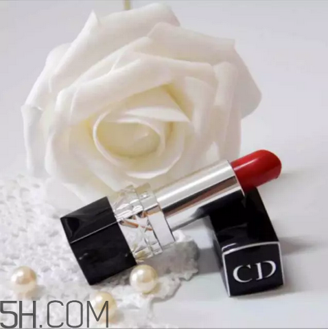 涂口紅前用bb打底可以嗎？最近比較火的口紅品牌有哪些？