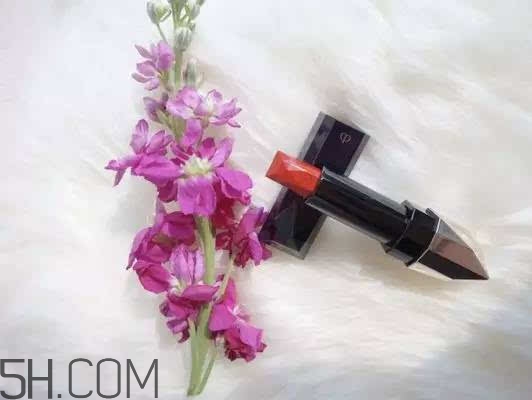 涂口紅前用bb打底可以嗎？最近比較火的口紅品牌有哪些？