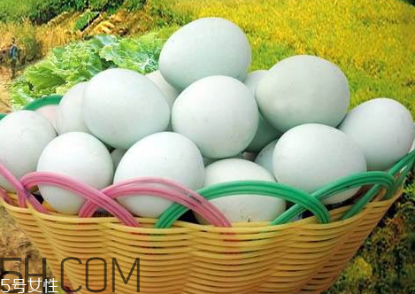 烏雞蛋是什么顏色 烏雞蛋蛋黃是什么顏色 烏雞蛋是什么顏色 烏雞蛋蛋黃是什么顏色