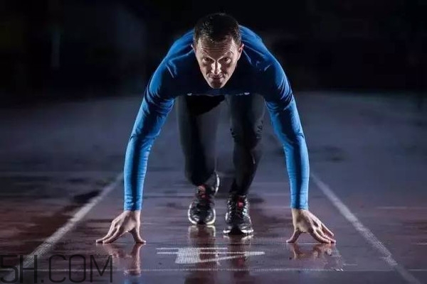 夜跑減肥的正確方法有哪些？冬天夜跑應該怎么跑才能減肥？