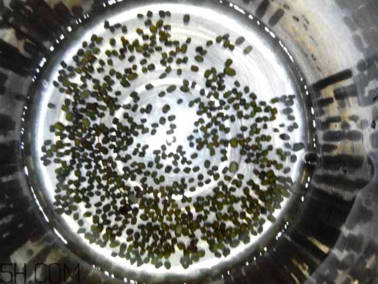 綠豆糕和香蕉能一起吃嗎？吃了綠豆糕還能吃香蕉嗎？