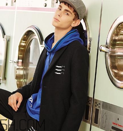 馬克華菲衣服貴嗎？馬克華菲的衣服多少錢？