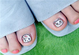 指甲油哪個牌子好？腳趾甲變色是怎么回事？