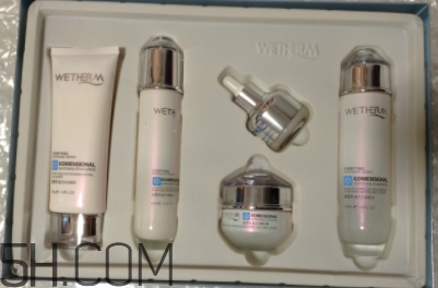 溫碧泉透芯亮套盒什么功效 溫碧泉透芯亮套盒適合年齡 溫碧泉透芯亮套盒什么功效 溫碧泉透芯亮套盒適合年齡