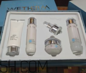 溫碧泉透芯亮套盒什么功效 溫碧泉透芯亮套盒適合年齡 溫碧泉透芯亮套盒什么功效 溫碧泉透芯亮套盒適合年齡