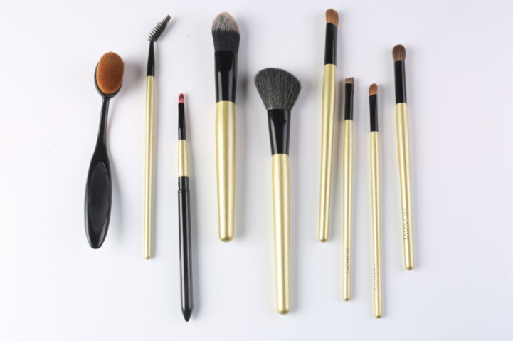 化妝刷子的名稱和用途 你需要哪幾把化妝刷 化妝刷子的名稱和用途 你需要哪幾把化妝刷