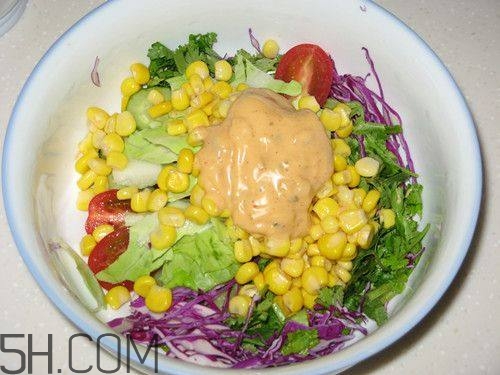 畸形果蔬營(yíng)養(yǎng)價(jià)值更高？畸形果蔬是什么原因引起的？