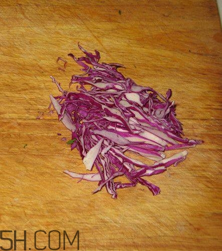 畸形果蔬營(yíng)養(yǎng)價(jià)值更高？畸形果蔬是什么原因引起的？