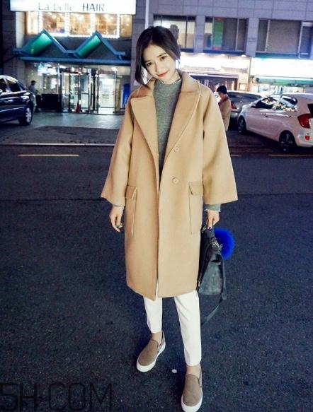 冬天穿白色褲子好看嗎？冬天白色褲子搭配圖片