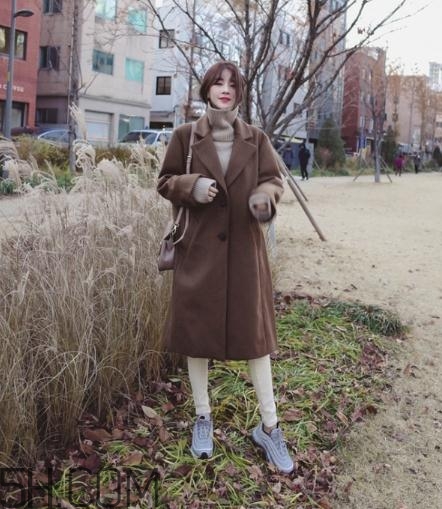 冬天穿白色褲子好看嗎？冬天白色褲子搭配圖片