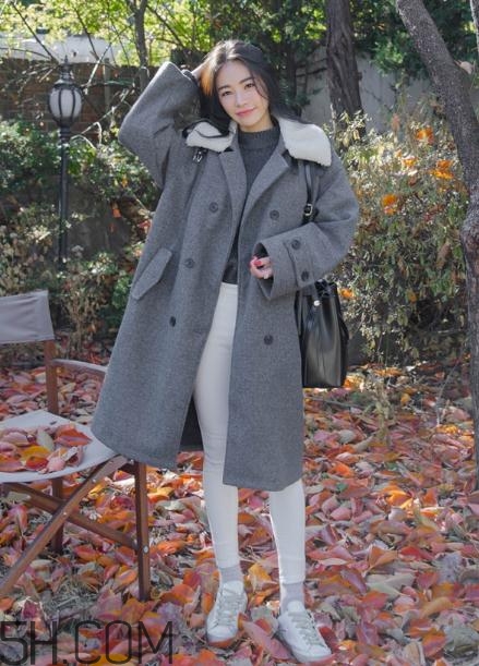 冬天穿白色褲子好看嗎？冬天白色褲子搭配圖片