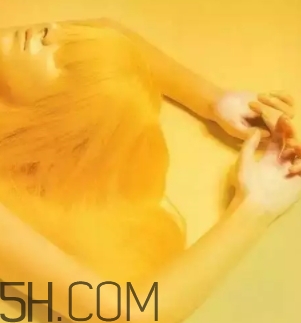 2018流行什么顏色衣服？2018流行衣服顏色搭配