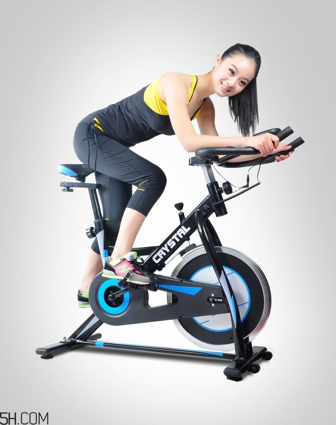 騎動(dòng)感單車(chē)穿什么鞋好？騎動(dòng)感單車(chē)穿什么衣服好？