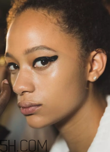 2018年流行什么眼妝？2018年流行眼妝趨勢(shì)