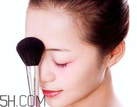 YSL2018年新年限量腮紅盤(pán)多少錢(qián)_上市時(shí)間 YSL2018年新年限量腮紅盤(pán)多少錢(qián)_上市時(shí)間