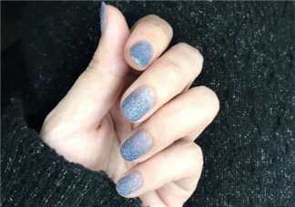 悅詩風(fēng)吟指甲油藍(lán)莓冰沙好看嗎？怎么讓指甲油干得快？