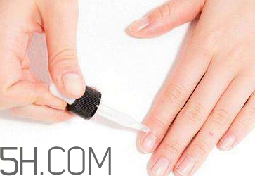 什么是指甲軟化劑？海綿式洗甲水好用嗎？                                                                         