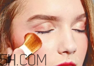 2018年流行什么眼影顏色？2018年眼影流行色