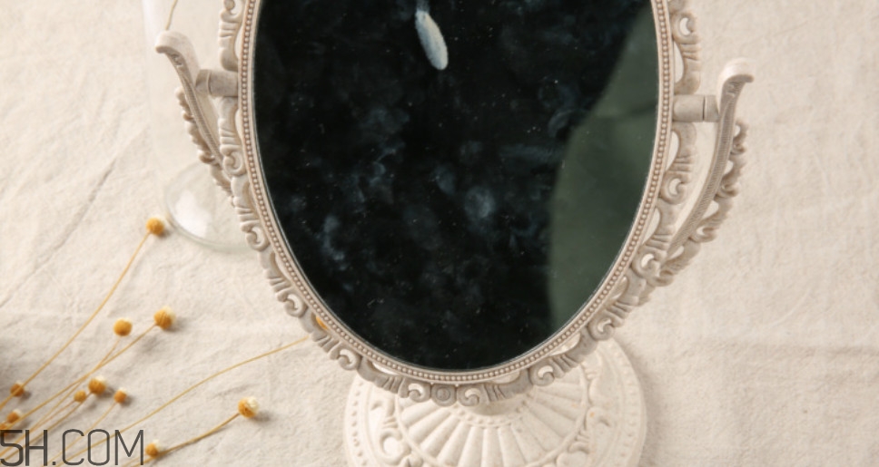 除了涂嘴巴潤(rùn)唇膏還可以怎么用 除了涂嘴巴潤(rùn)唇膏還可以怎么用