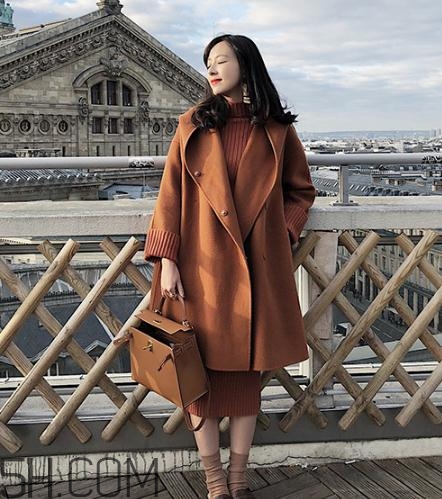 焦糖色連衣裙配什么外套？焦糖色連衣裙搭配圖片