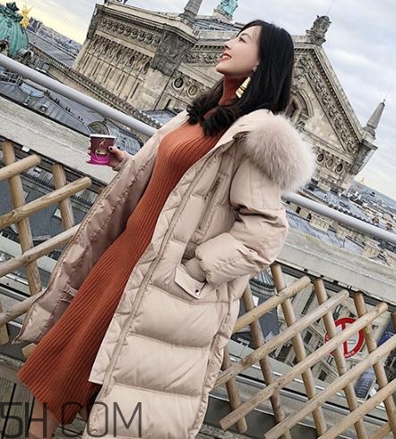 焦糖色連衣裙配什么外套？焦糖色連衣裙搭配圖片