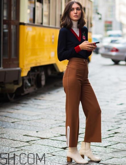 焦糖色闊腿褲配什么鞋子？焦糖色闊腿褲搭配鞋子圖片