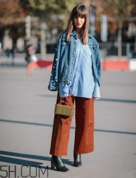 焦糖色闊腿褲配什么鞋子？焦糖色闊腿褲搭配鞋子圖片