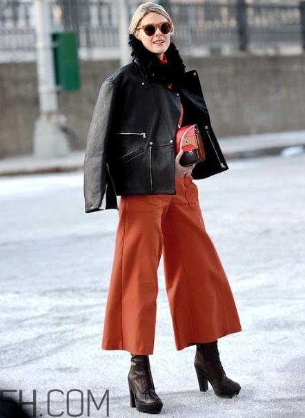 焦糖色闊腿褲配什么鞋子？焦糖色闊腿褲搭配鞋子圖片