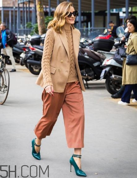 焦糖色闊腿褲配什么鞋子？焦糖色闊腿褲搭配鞋子圖片