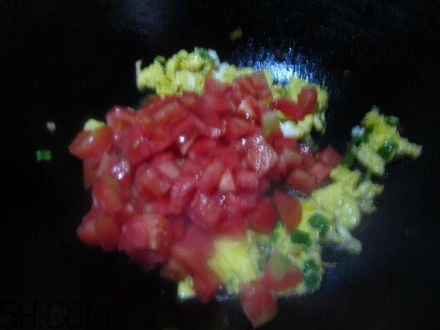 如何快速給西紅柿去皮？西紅柿怎么去皮比較快？