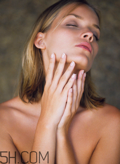 潔爾陰要用清水洗嗎？潔爾陰要稀釋嗎？