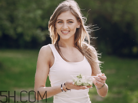 潔爾陰能直接擦嗎？潔爾陰能治療濕疹嗎？