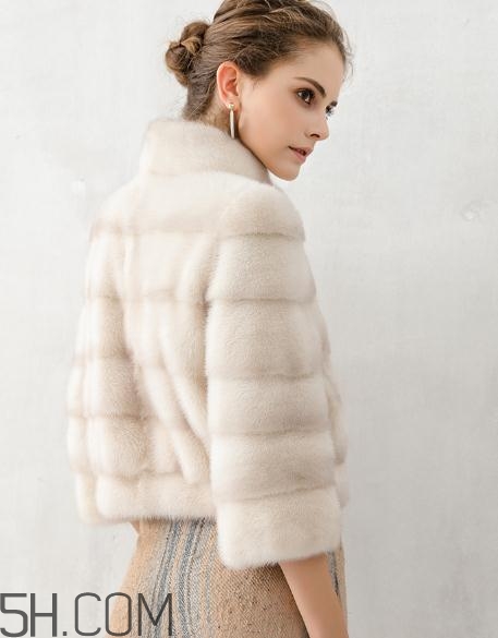 裘皮大衣怎樣清洗？裘皮大衣怎么挑選？