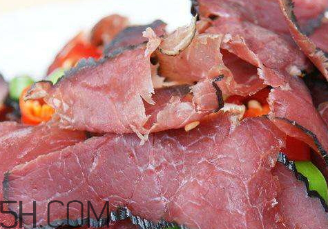 臘牛肉臭了還能吃嗎 臘牛肉有點(diǎn)發(fā)霉還能吃嗎 臘牛肉臭了還能吃嗎 臘牛肉有點(diǎn)發(fā)霉還能吃嗎