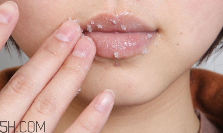 凡士林有什么作用 凡士林有什么功效 凡士林有什么作用 凡士林有什么功效