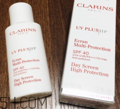 嬌韻詩隔離霜好不好用？嬌韻詩隔離霜油嗎？