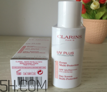 嬌韻詩隔離霜好不好用？嬌韻詩隔離霜油嗎？