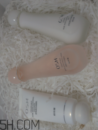 歐詩(shī)漫哪個(gè)套盒性價(jià)比最高？歐詩(shī)漫補(bǔ)水套盒與美白套盒對(duì)比