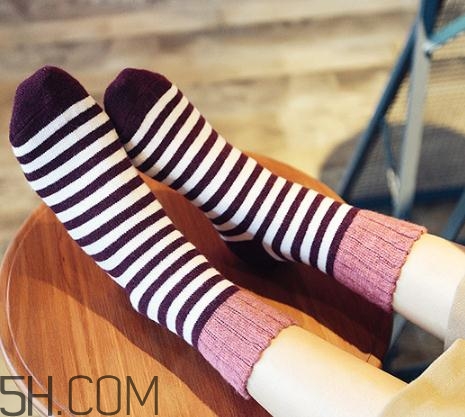 襪子洗完發(fā)硬怎么回事？為什么襪子洗完變硬？