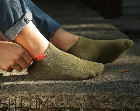 襪子洗完還臭怎么辦？襪子洗不干凈怎么辦？